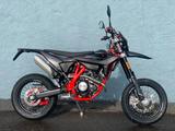 Beta RR 125 R SUPERMOTO MINARELLI MOTOR BLACK EDITION - BETA MOTOR
