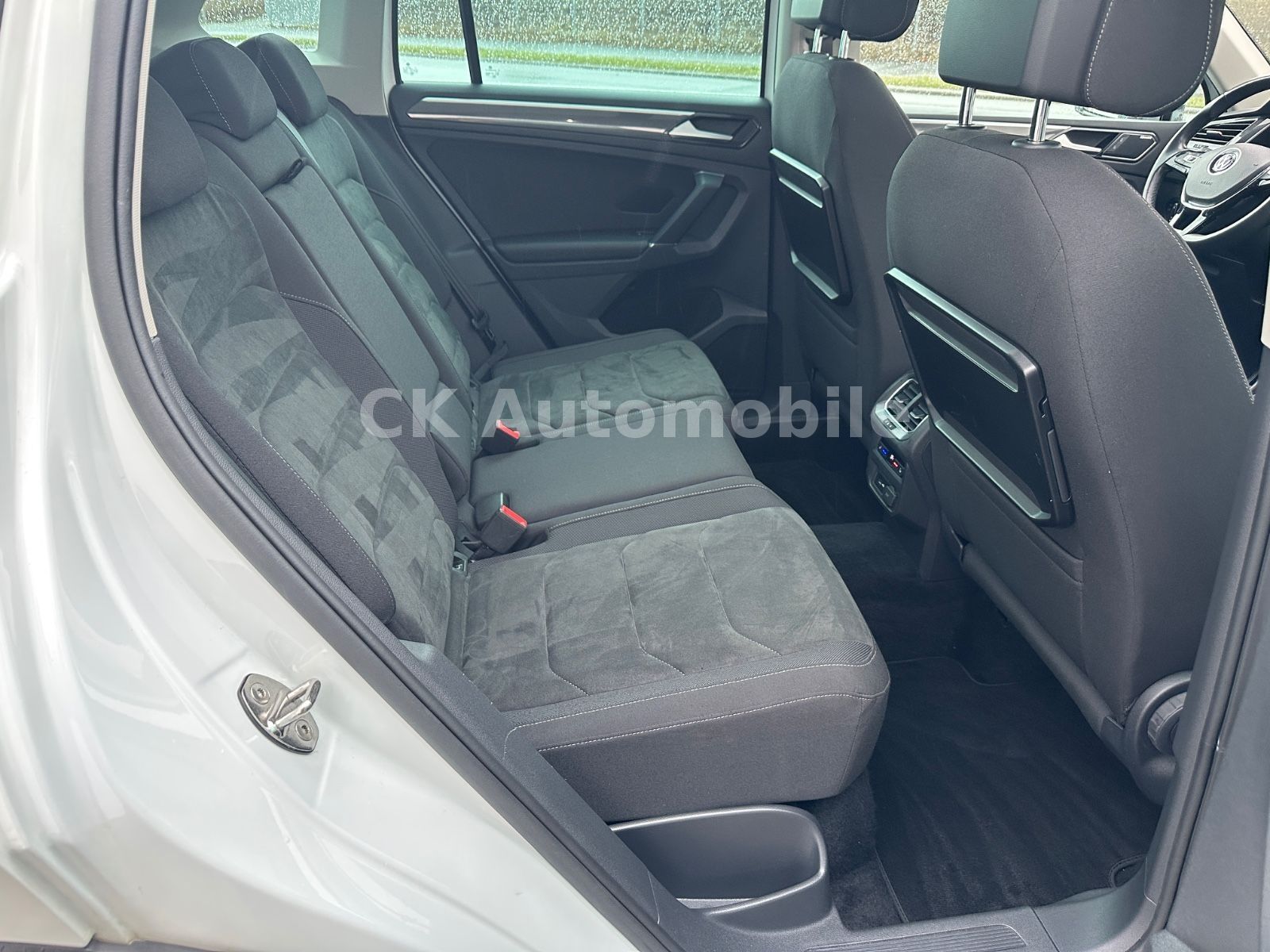 Fahrzeugabbildung Volkswagen Tiguan Highline DSG 2.0TDI 4Motion/Head-Up/Pano