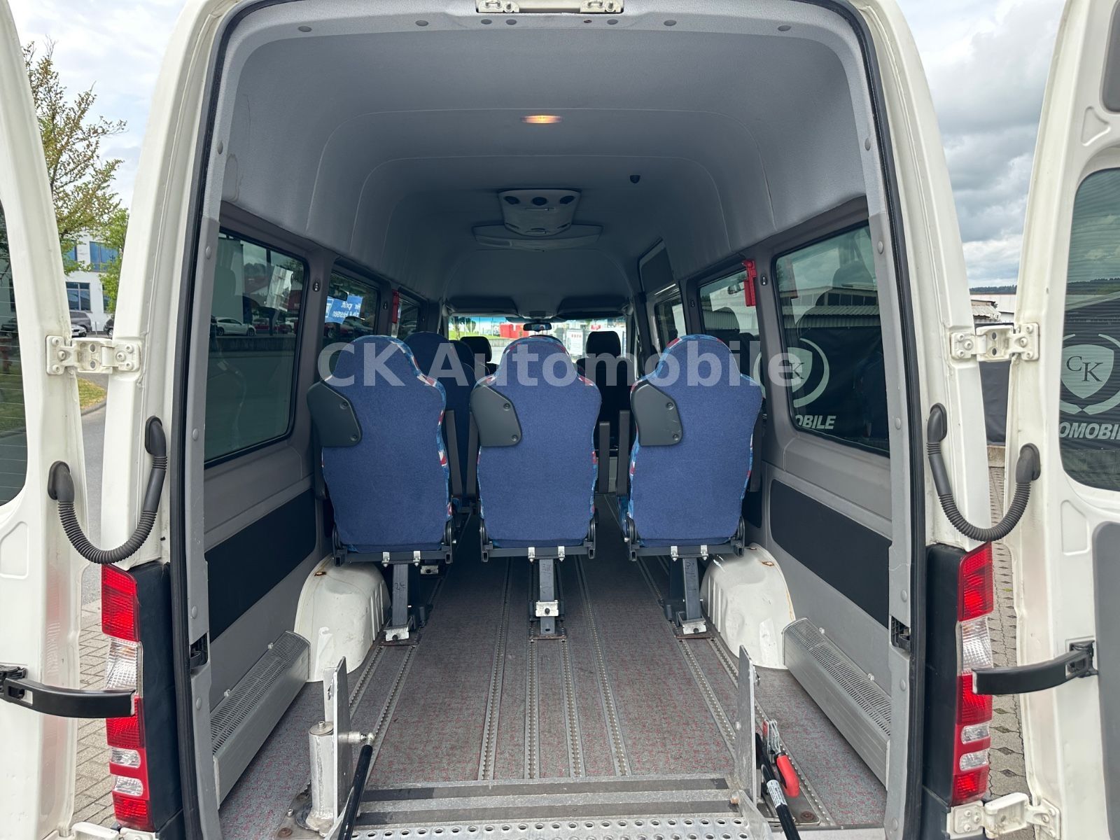 Fahrzeugabbildung Mercedes-Benz Sprinter II 316 CDI Kombi Maxi Automatik/9 Sitze
