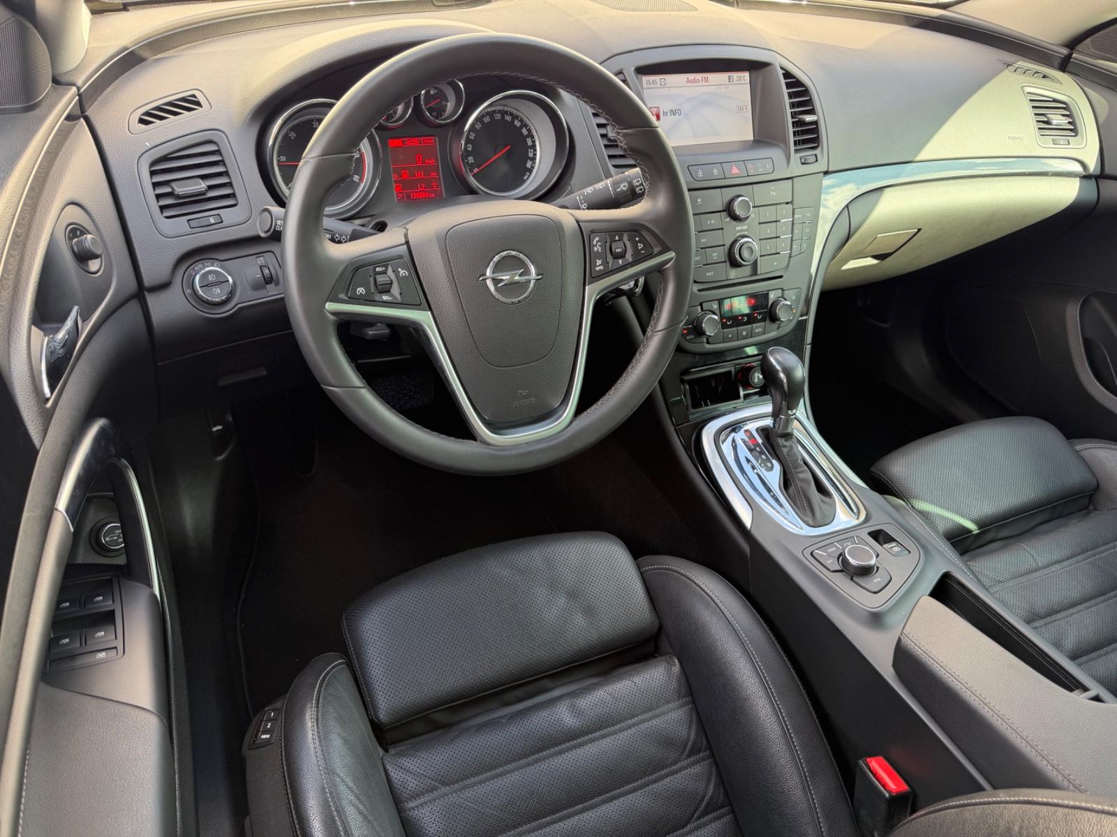 Opel Insignia Sports Tourer 2.0 CDTI 160 ch - Cuir - GPS - Xenon - Attelage