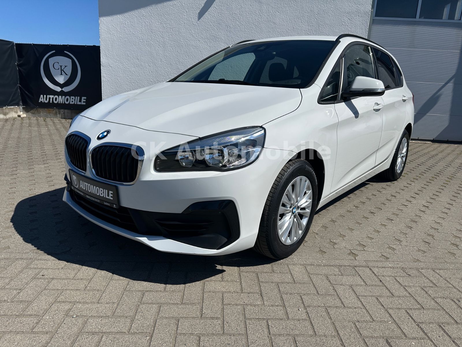 Fahrzeugabbildung BMW 218i Active Tourer Advantage Automatik/Navi/AHK
