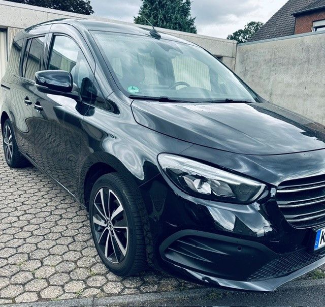 MERCEDES-BENZ T-Class 180 d Standard -