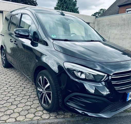 MERCEDES-BENZ T-Class 180 d Standard -