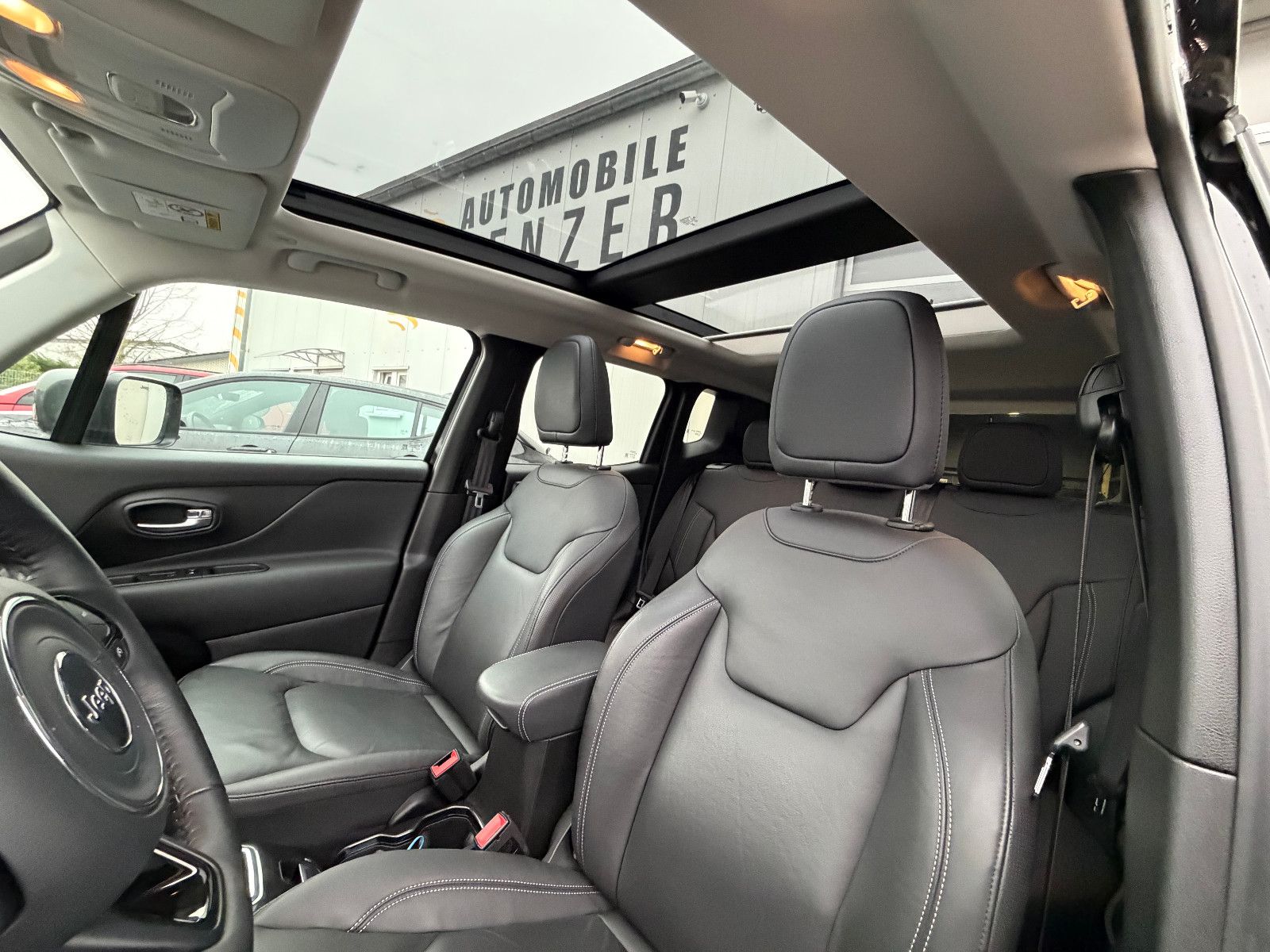 Fahrzeugabbildung Jeep Renegade Longitude Mild-Hybrid FWD/PANO/NAVI/KAM