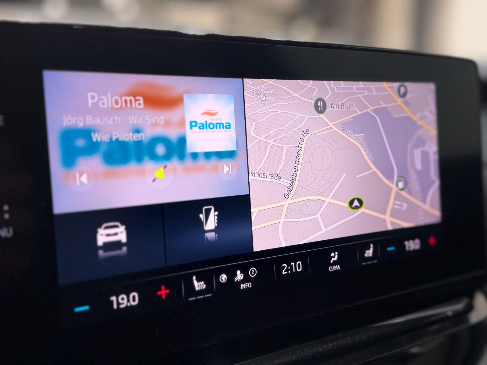 Fahrzeugabbildung SKODA Octavia Combi Style 2.0 TDI DSG