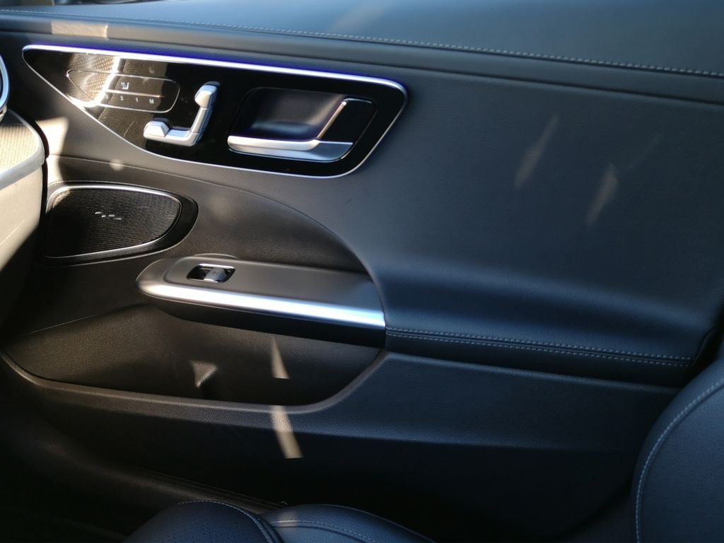 MERCEDES-BENZ C-Class 2023