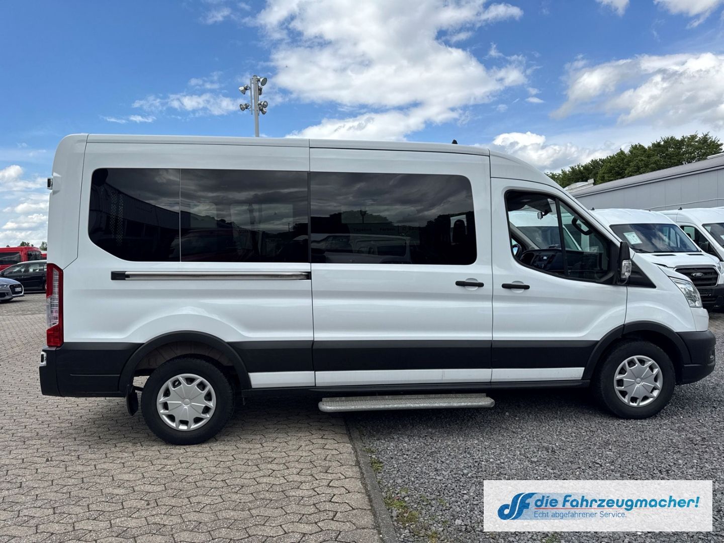 Fahrzeugabbildung Ford Transit Kombi 350 L3 Trend Lift Temp Tel.-Vorb.
