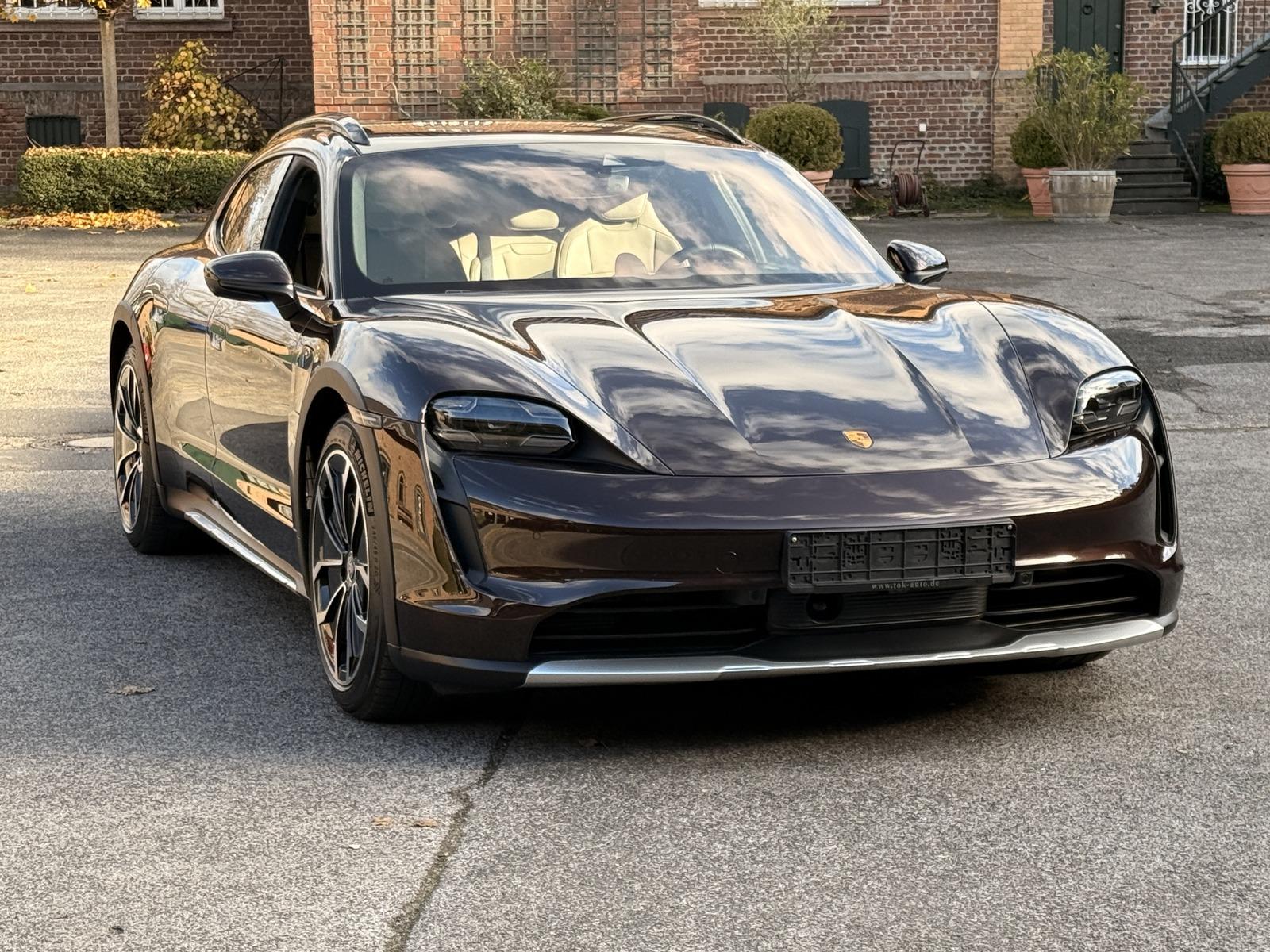 Porsche Taycan 4 Cross Turismo INNODRIVE*PANORAMA*LED-MA