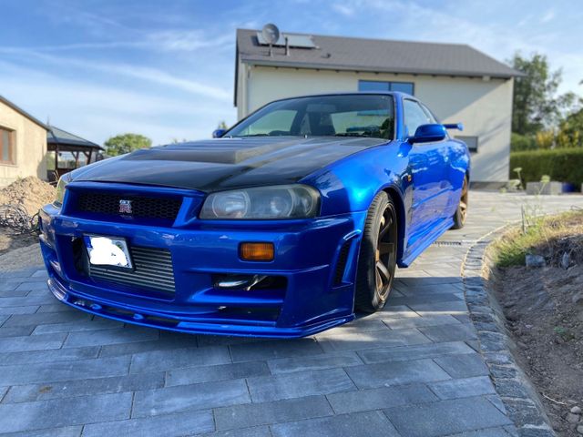 Nissan Skyline R34 GTT Neo mit GTR Optik