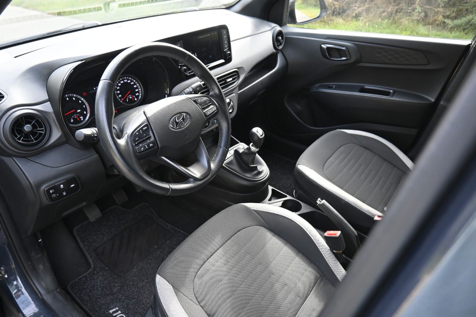 Fahrzeugabbildung Hyundai i10 Connect & Go*NAV*SIHZG*RFK*MIETKAUF