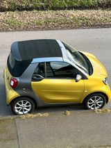 Smart ForTwo Cabrio 90 PS  Twinamic Kamera, Ambient - mit Benzin-Antrieb: Gold, Cabrio