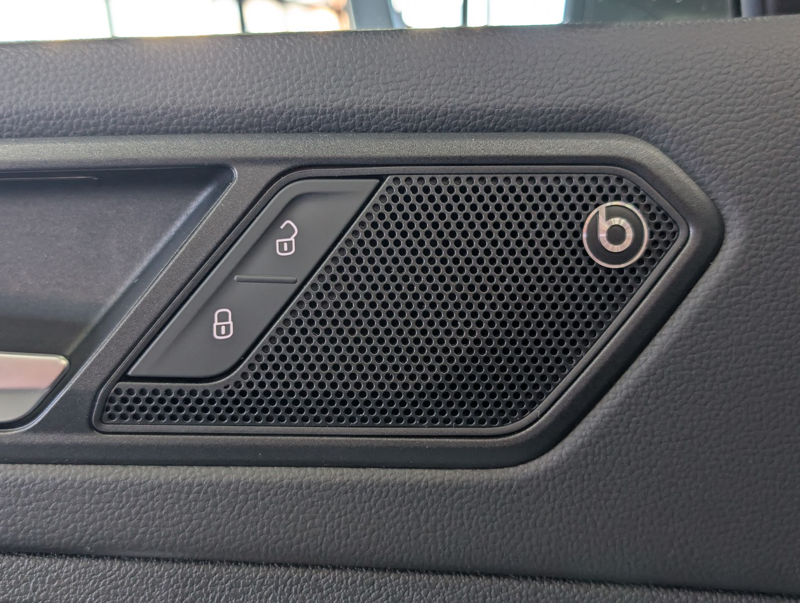Fahrzeugabbildung SEAT Tarraco FR AHK PANO ACC VIRT APP MEMO BEATS StHz