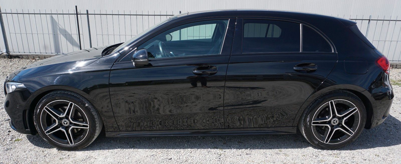 Fahrzeugabbildung Mercedes-Benz A 200 AMG Line,Navi, Keyless,Night-Pak,Panorama