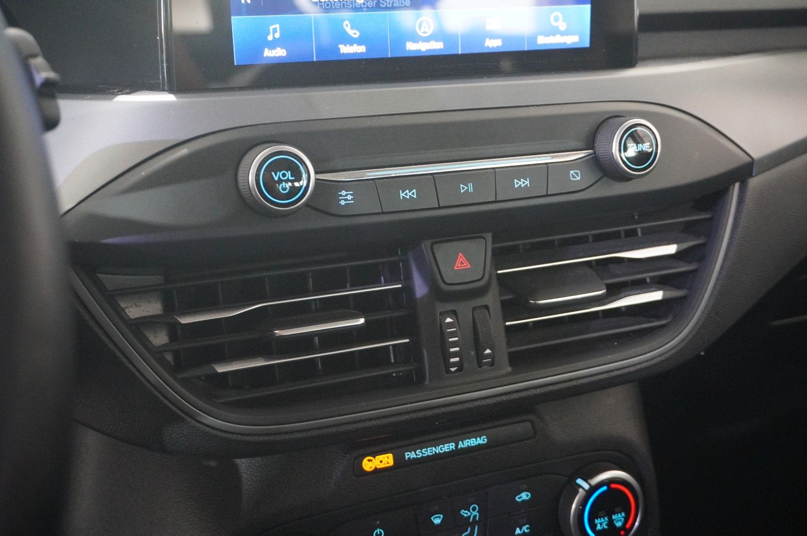 Fahrzeugabbildung Ford Focus Turnier 1.5D COOL & CONN. NAVI/LED/KAMERA