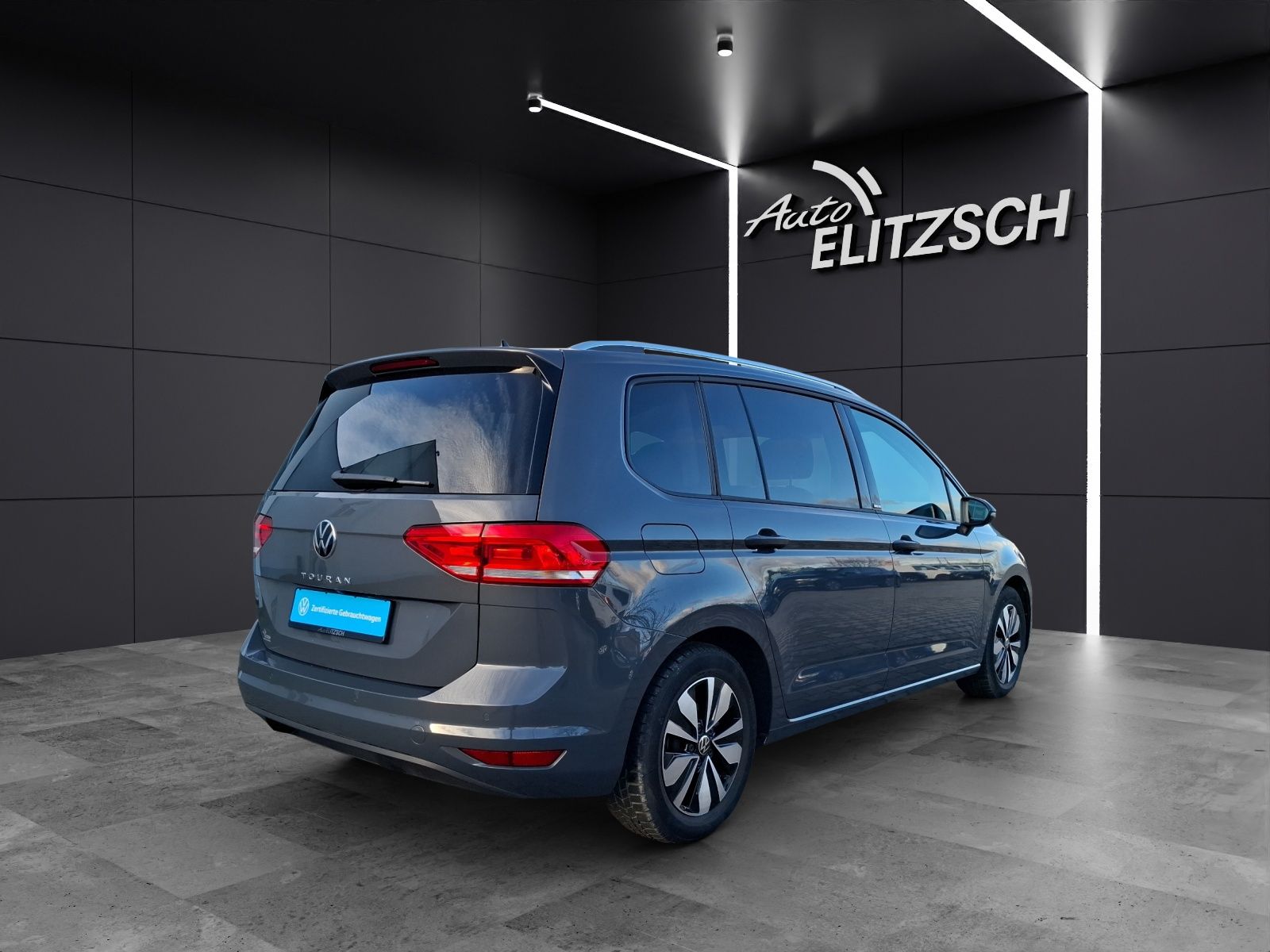 Fahrzeugabbildung Volkswagen Touran TSI Move DSG 7-Si Navi AID ACC RFK SH LM