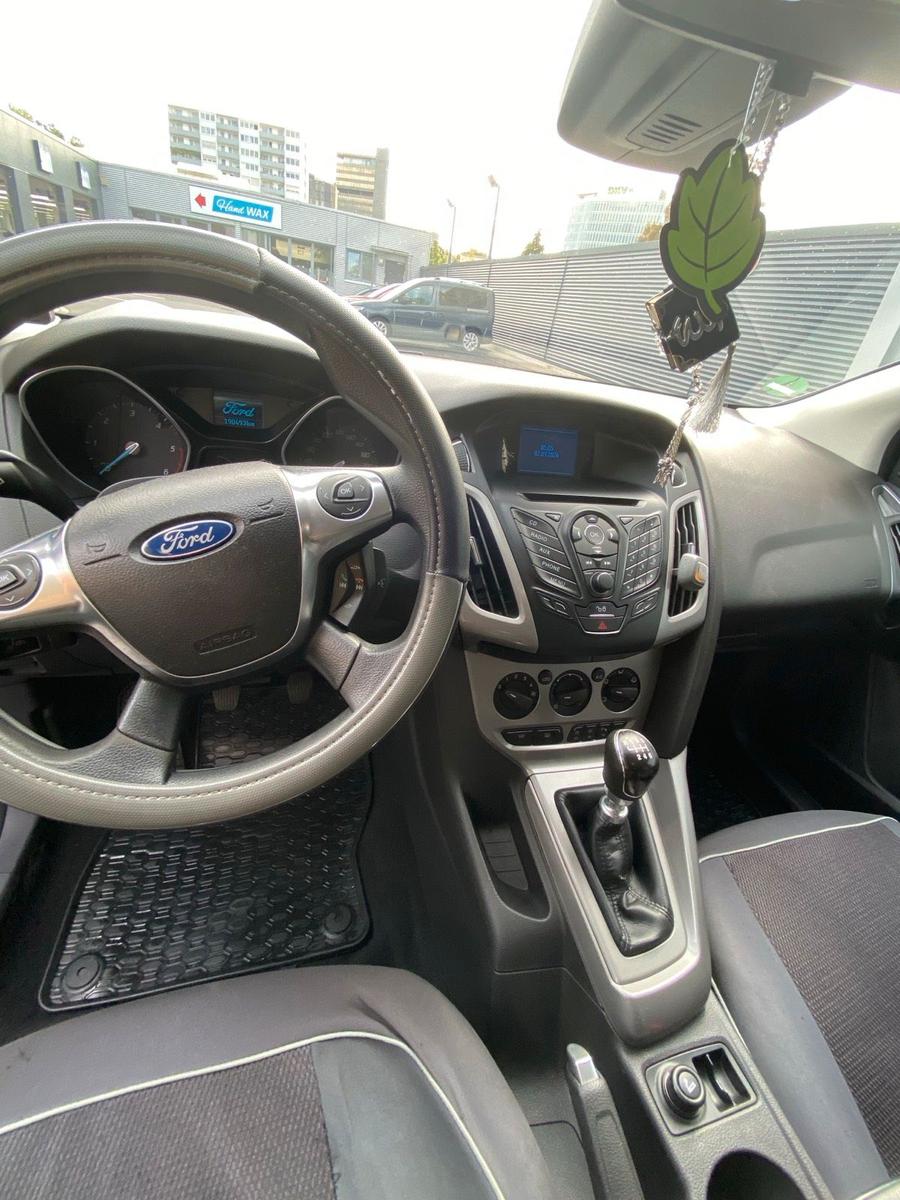 Ford Focus 2012 — photo 7