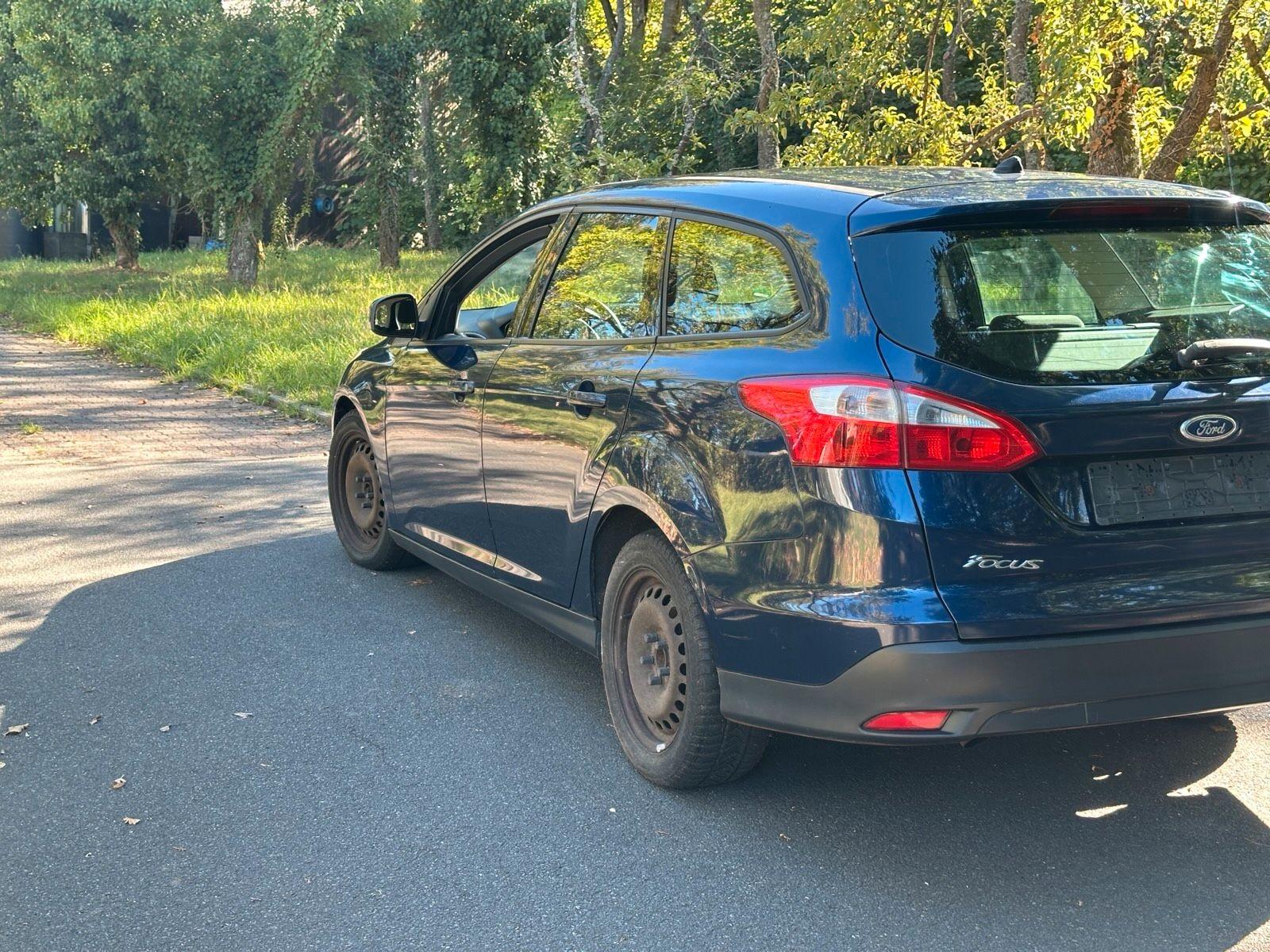 Ford Focus 2011 — photo 12
