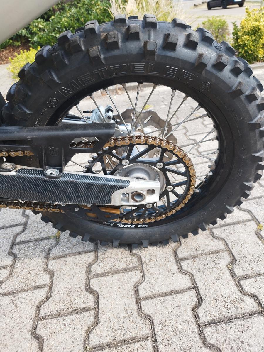 Husqvarna  2011 — photo 10