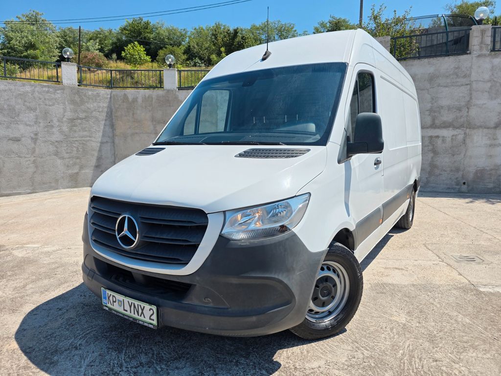 Image of Mercedes-Benz Sprinter