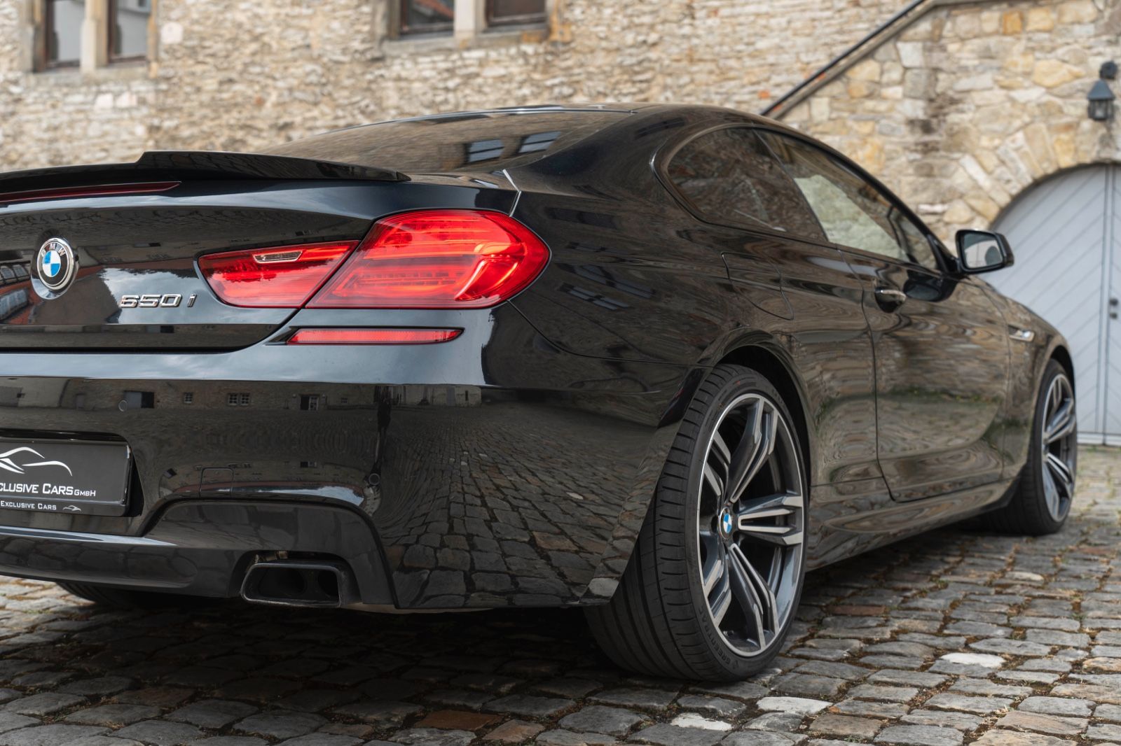 Fahrzeugabbildung BMW 650i xDrive Coupé M-SPORTPAKET HUD H&K LED KAM