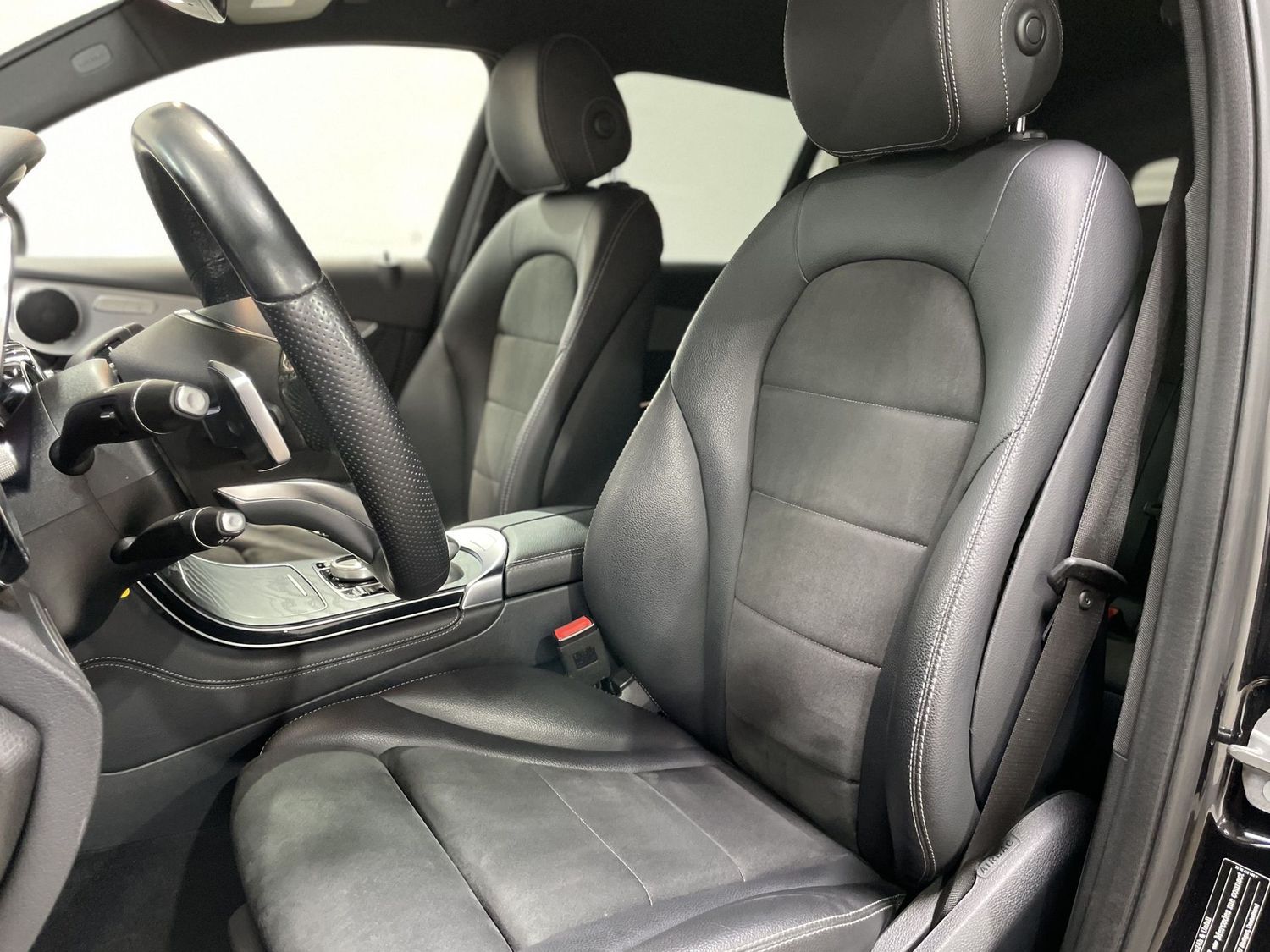 Fahrzeugabbildung Mercedes-Benz GLC 220 d 4M AMG #Distr.#Kamera#LED#Alcantara