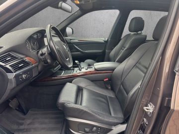 BMW X5 xDrive50i Panorama+Leder+Headup+AHK 3500kg, Bild 9