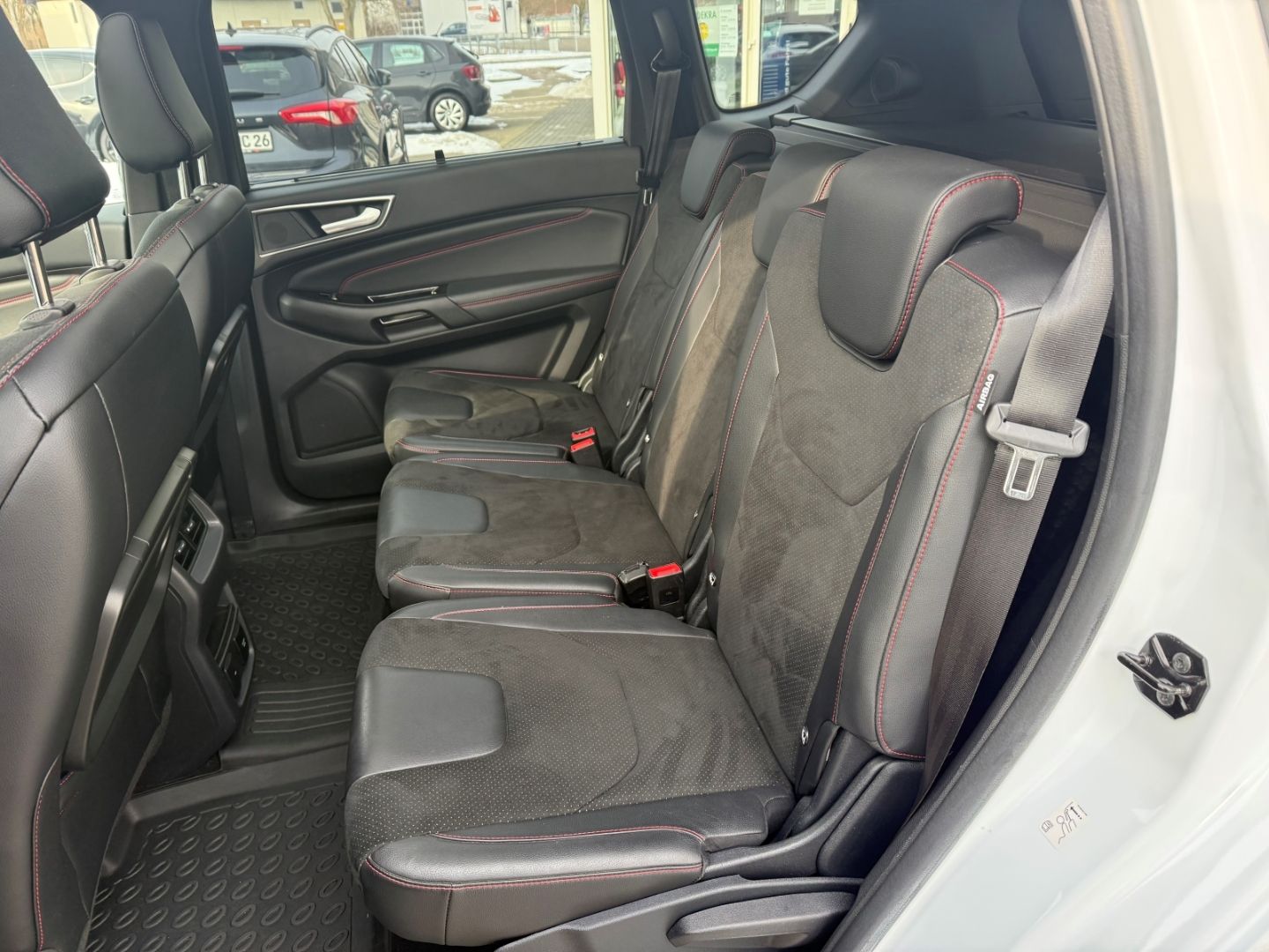 Fahrzeugabbildung Ford S-Max ST-Line ACC LED TWA RFK Pano AHK Navi el.
