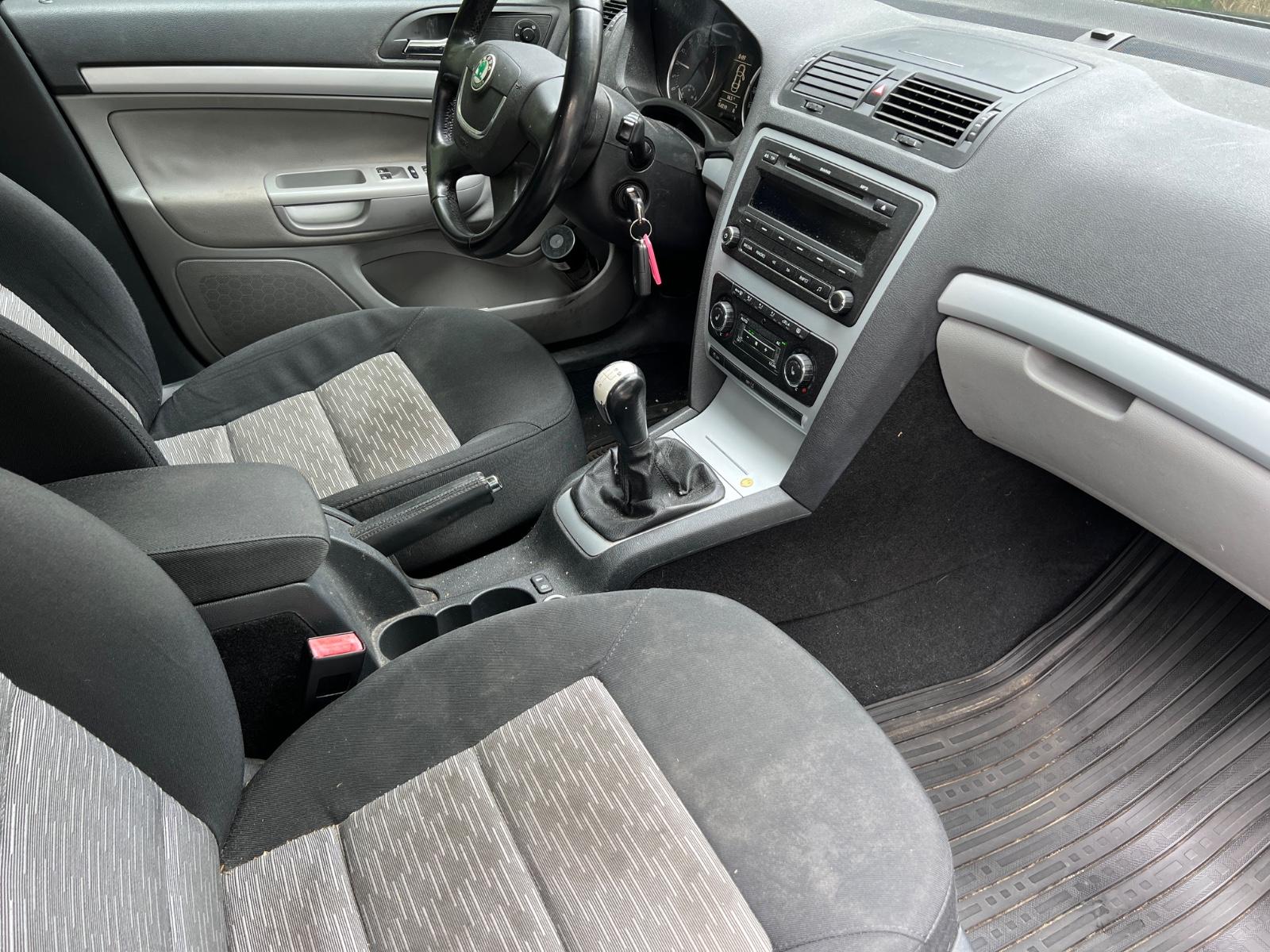 Skoda Octavia 2010 — photo 9