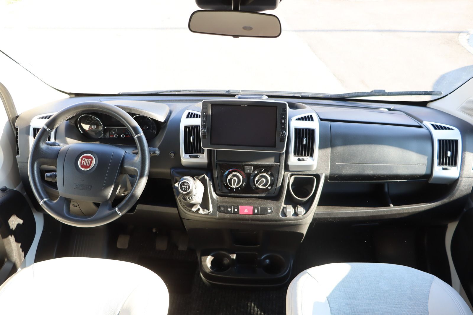 Fahrzeugabbildung Carado T448 Ducato 2.3 140 * Standhzg. * Markise