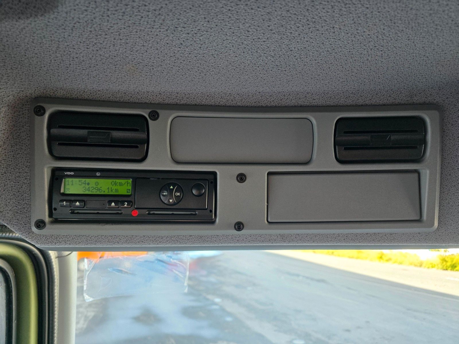 Fahrzeugabbildung Mercedes-Benz Atego 1018 A 4x4 Pritsche Plane