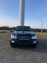 Mercedes-Benz ML 270 CDI - - Mercedes-Benz ML 270 mit Diesel-Antrieb