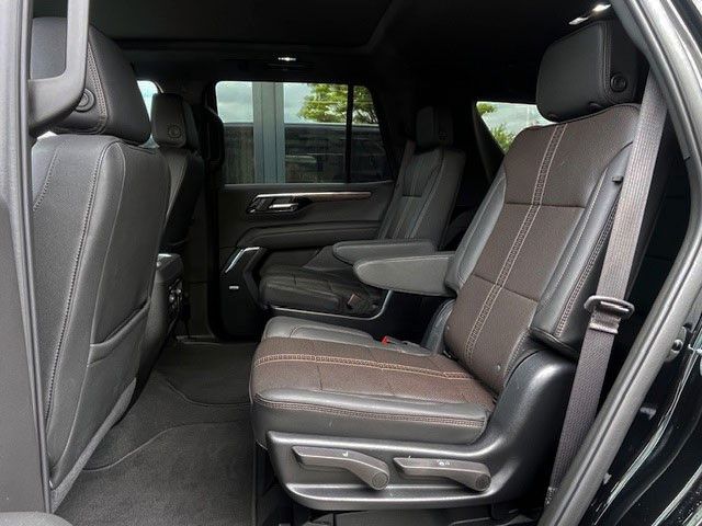 Vehicle photo 19