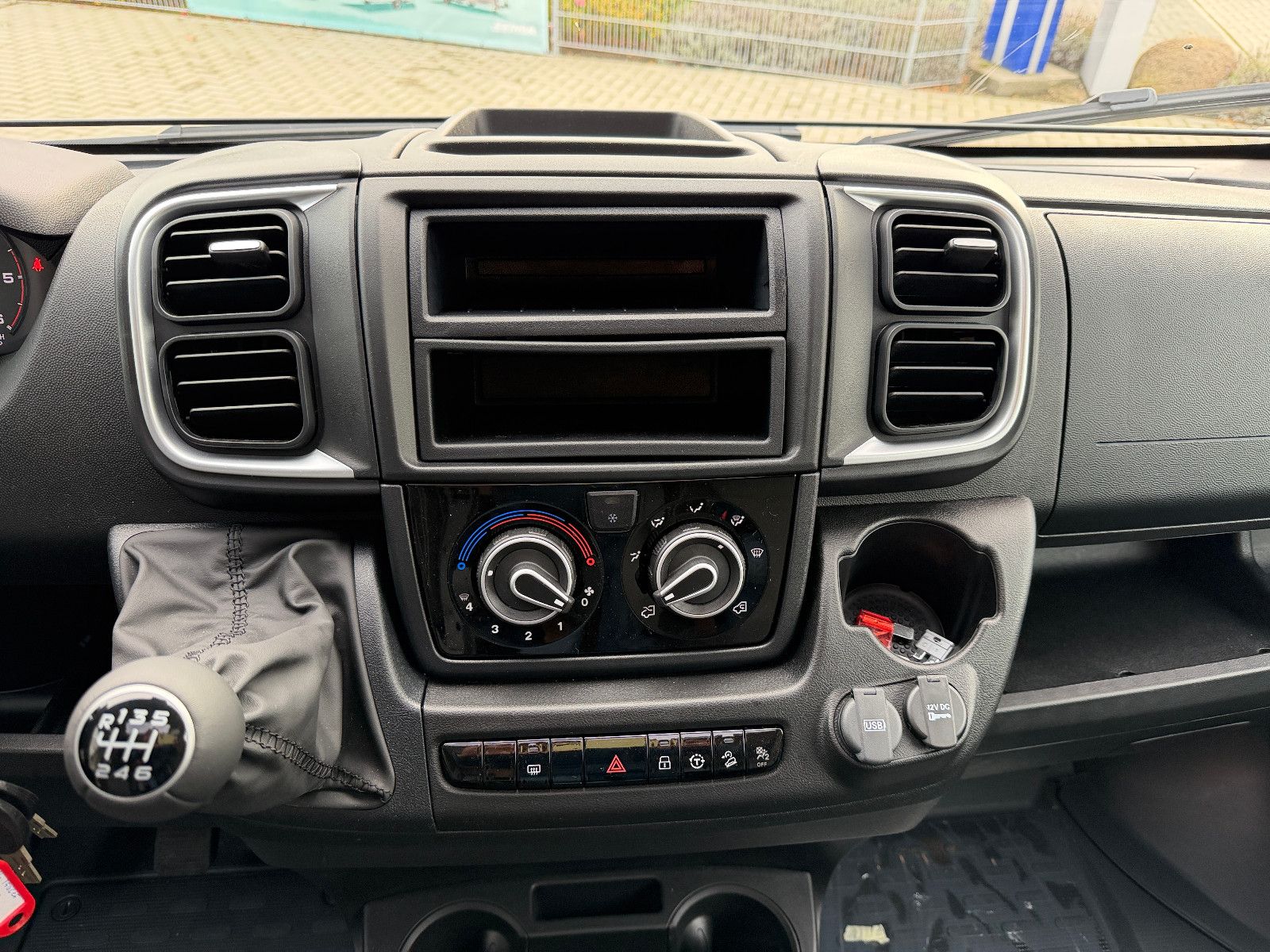 Fahrzeugabbildung LMC Tracer 670 V