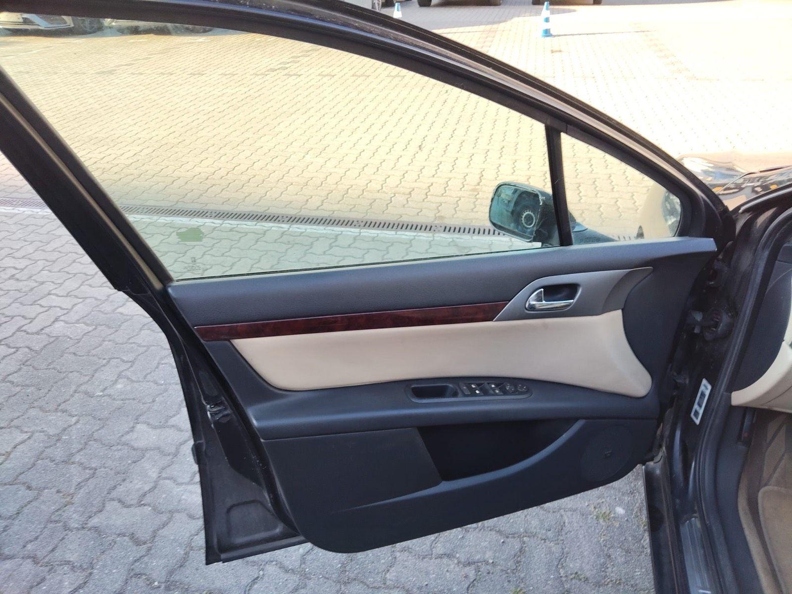 Peugeot 407 2005 — photo 13