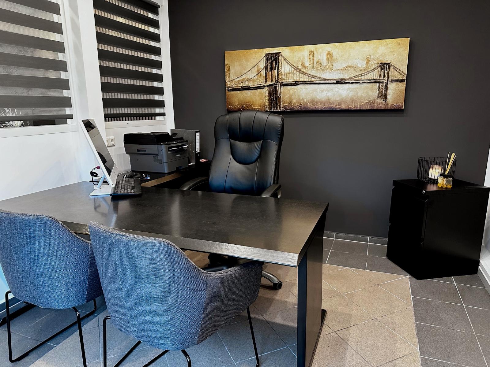 showroom-image-top