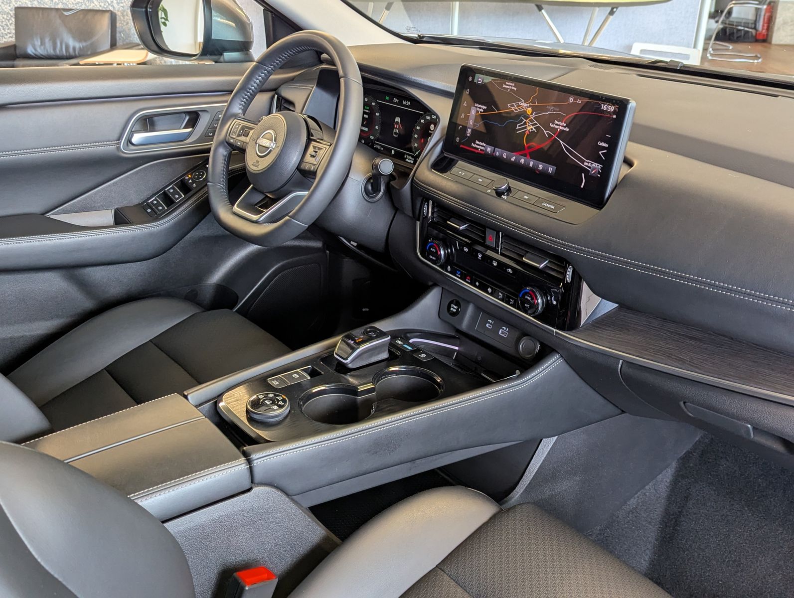 Fahrzeugabbildung Nissan X-Trail 1.5 e-Power e-4 Tekna Bose HUD LED+ 20"