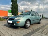 Ford Focus 1.6 - 5-Türer - Ford Focus: Türer