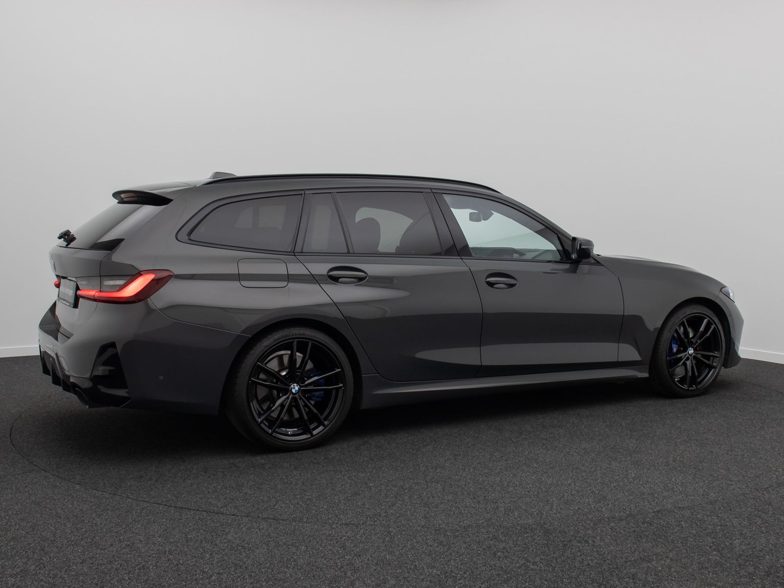 Fahrzeugabbildung BMW 330d xD M Sport Individual Kamera DAB HUD 19Zoll