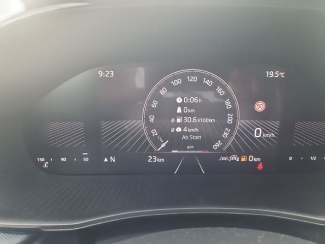 Fahrzeugabbildung SKODA Fabia 1.0 TSI Essence KLIMA TEMPOMAT LED