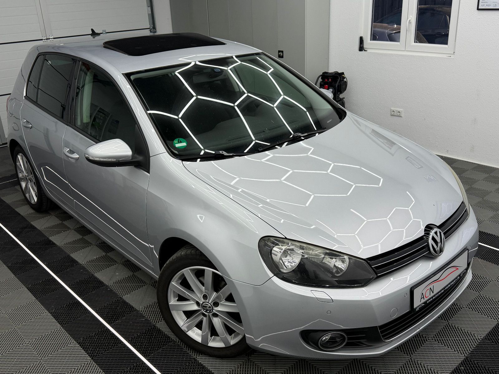 Fahrzeugabbildung Volkswagen Golf VI Highline/eGSD/ALCANTARA/KLIMAA./1.HAND