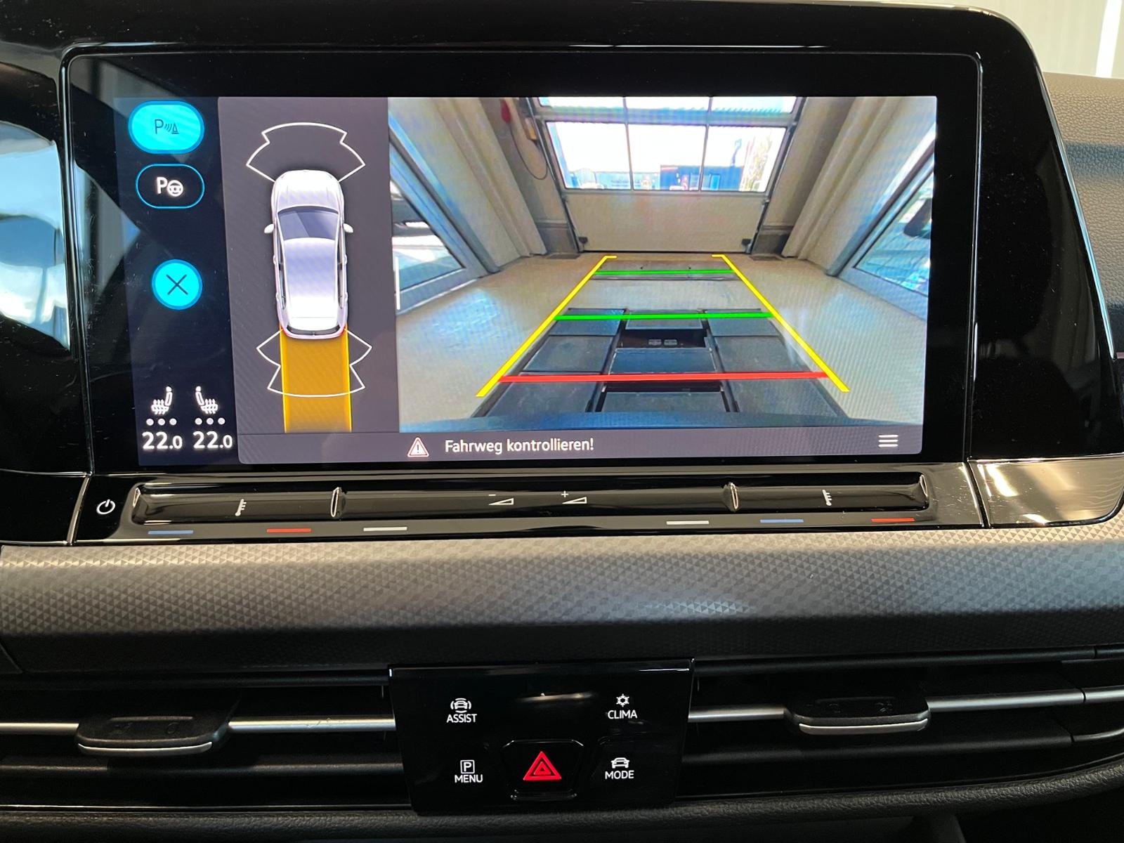 Volkswagen Golf VIII ACTIVE 1.5 TSI Standhg. HUD Navi LED-P, миниатюра 21