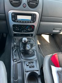Bild 12 Jeep Cherokee 2.8 CRD Sport