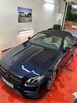 Mercedes-Benz E 300 Autom. - - Mercedes-Benz E 300 mit Benzin-Antrieb: Cabrio