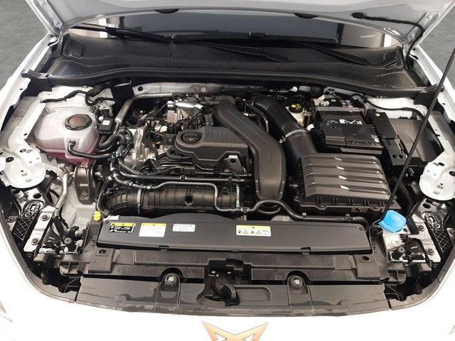 Fahrzeugabbildung Cupra Leon 1.5 TSI Kamera ACC LED 18" Alu SitzHz