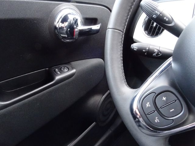 Fahrzeugabbildung Fiat 500 1.0 Mild Hybrid Lounge Klimaanlage, Einparkh