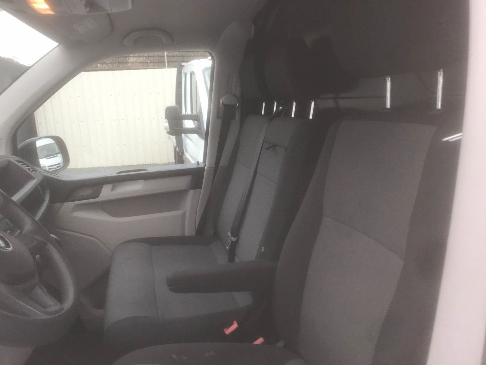 Fahrzeugabbildung Nissan NV300 Kastenwagen L1H1 2,7t PRO,PDC,SHg