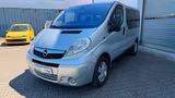 Opel Vivaro Kombi 2.5 CDTi Tour*Automatik*NAVI*Sitzhz - Opel Vivaro mit Diesel-Antrieb: Kleinbus, 2.5