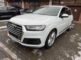 Audi Q7 3.0 TDI quattro S Line - Audi Q7 Gebrauchtwagen in Berlin