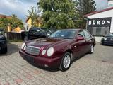 Mercedes-Benz E 200 Classic*Traum*Oldtimer 2027* - rote Mercedes-Benz E 200