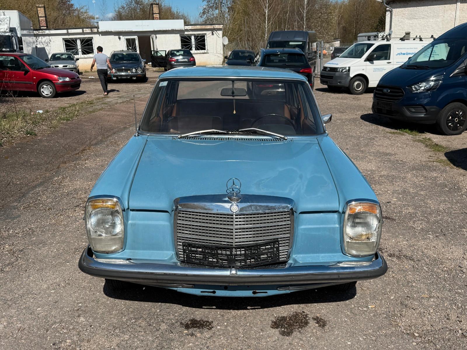 Mercedes-Benz 200D